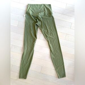 Lululemon Align HR Pant 28” Light green Sz. 6